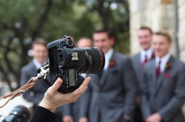 More Than Just Camera Tricks: 4 Signs of a Competent Wedding Photographer