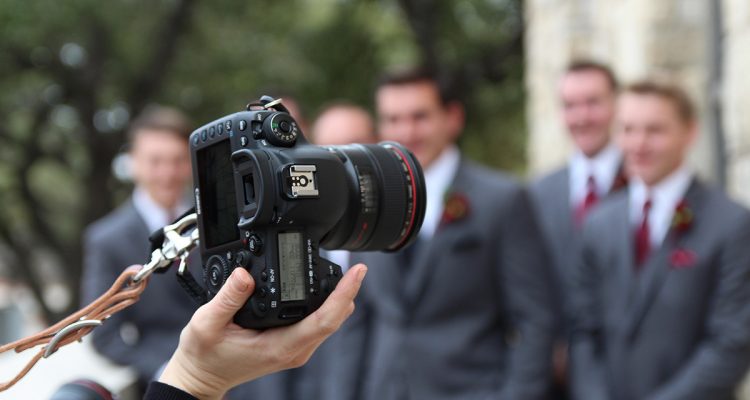 More Than Just Camera Tricks: 4 Signs of a Competent Wedding Photographer